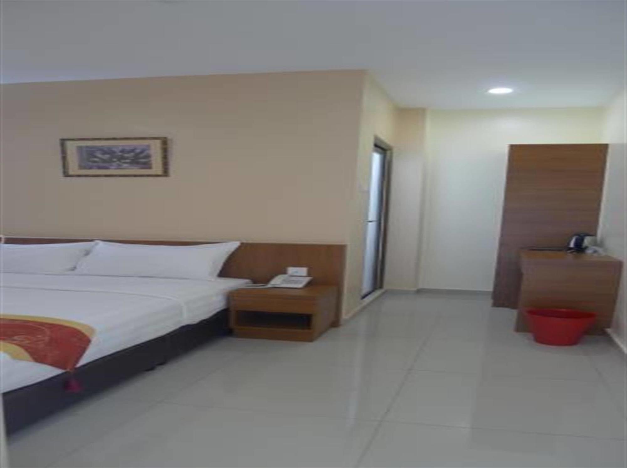 Hotel Zamburger Lamb Special Malacca Екстериор снимка